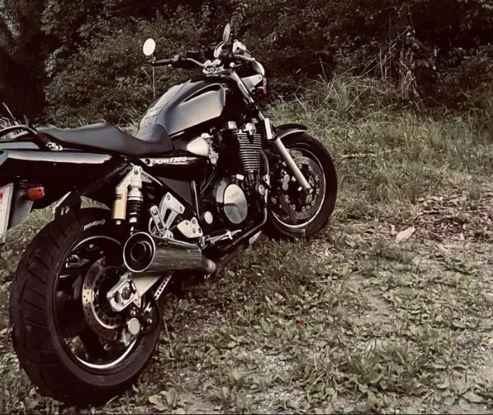 Yamaha XJR1300 