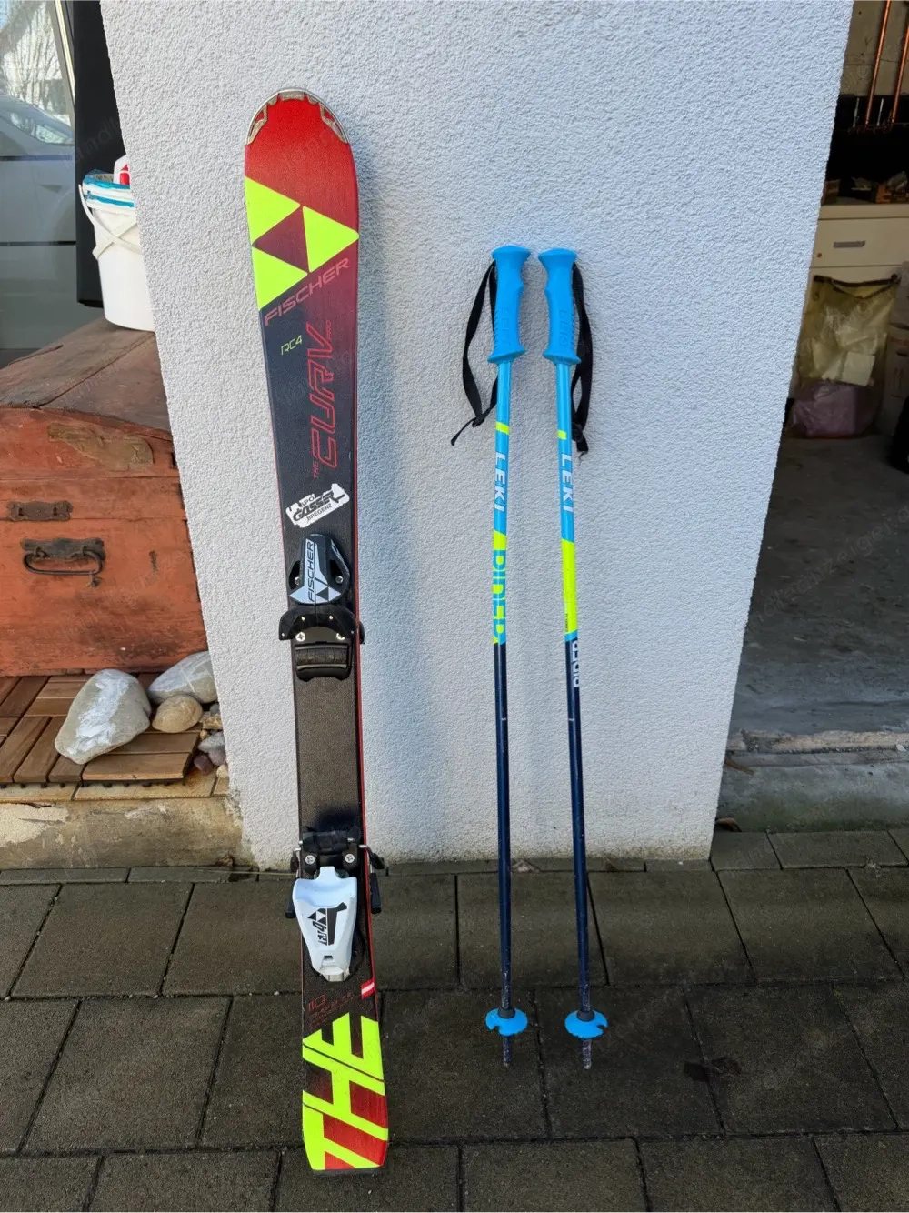 Kinder-Ski:   Fischer RC4 The Curv Pro Carving Ski + Leki Stöcke