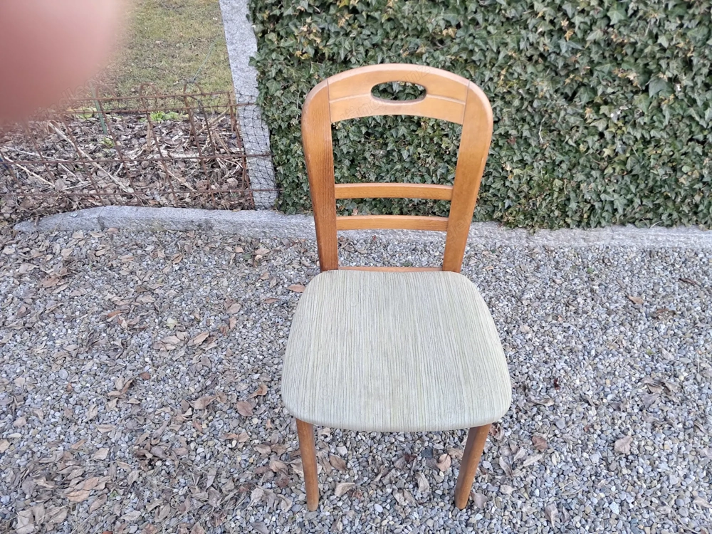 6 Stühle zu verschenken