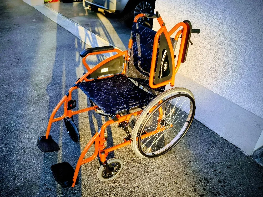 Rollstuhl faltbar leicht
