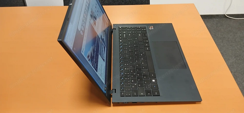 Laptop neu 15" Win11 Vale AMD 16GB
