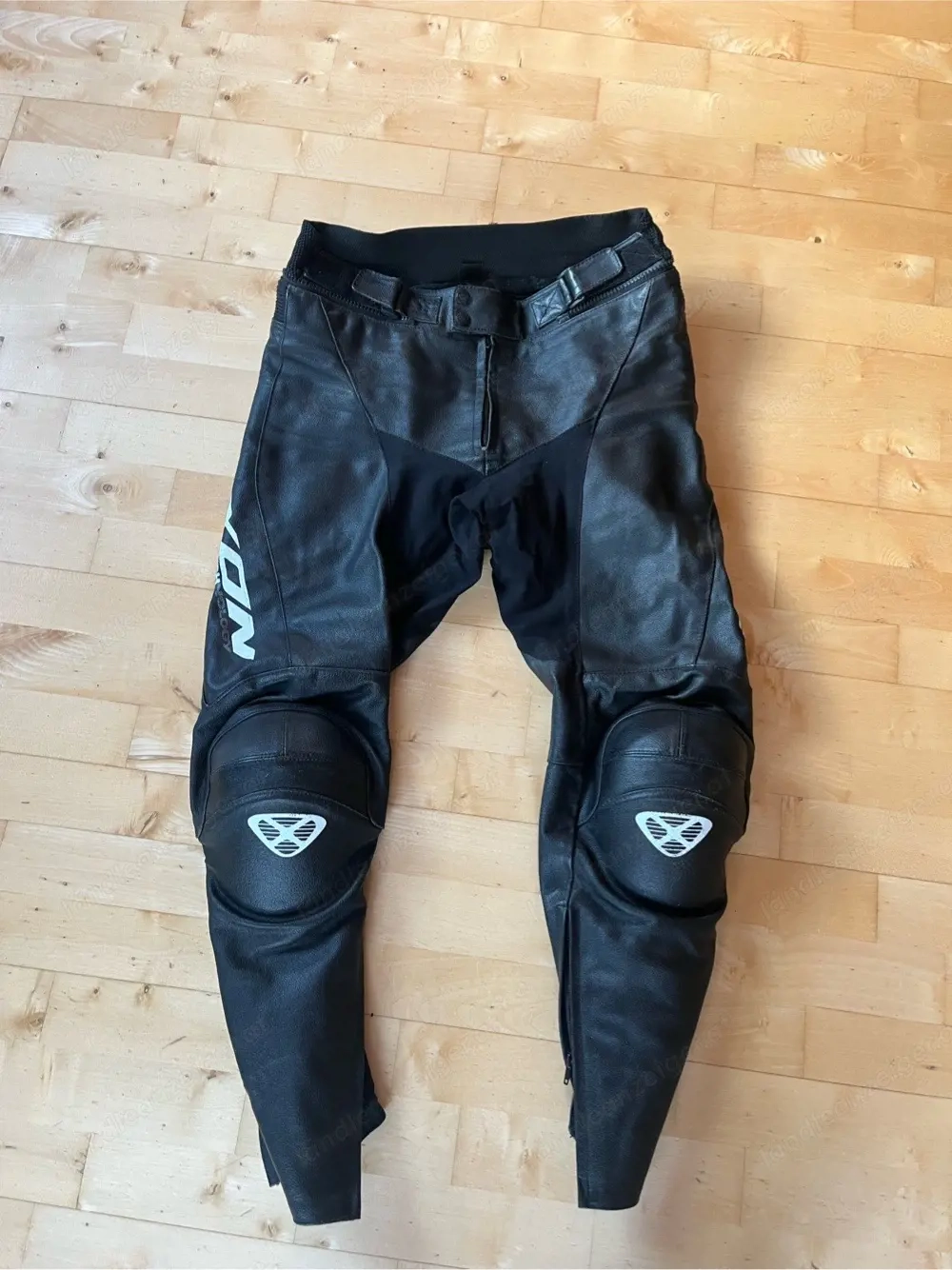 Ixon Motorrad Herrenbekleidung Konvolut