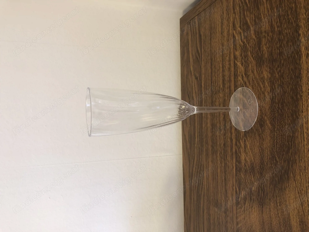 Sektgläser aus Plastik 