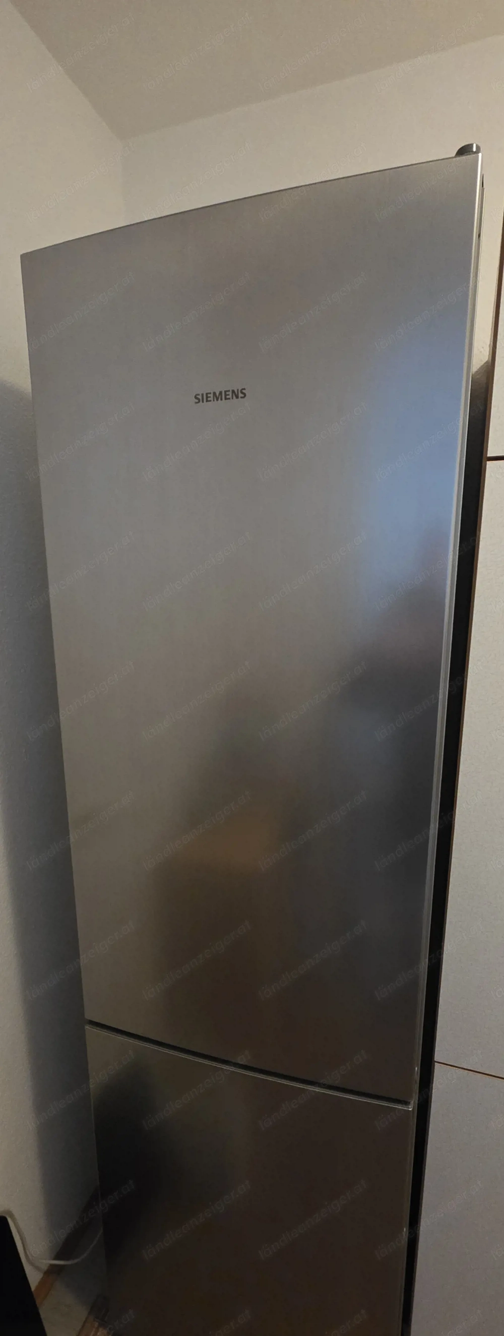 Kühl-Gefrierkombination Marke Siemens.