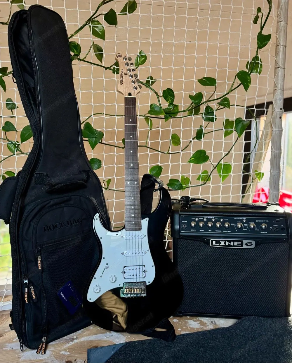 Linkshänder E-Gitarren-Set: Yamaha Pacifica 112JL + Line 6 Spider IV 15