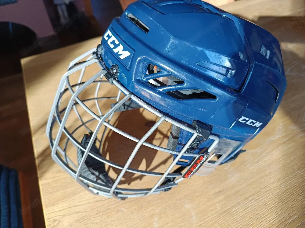 Eishockeyhelm, Eishockey 