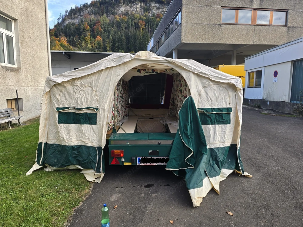Zeltanhänger 2 mal ca 140 betten geeignet bis zu 4 Personen 