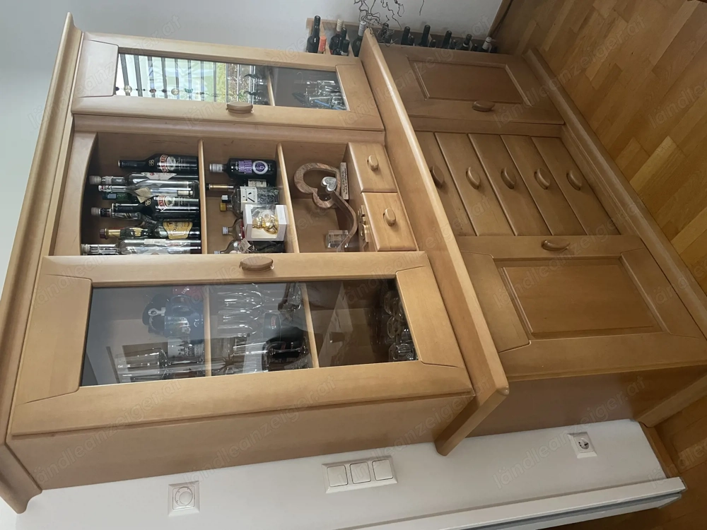 Vitrine aus massivem Buchenholz - neuwertig!