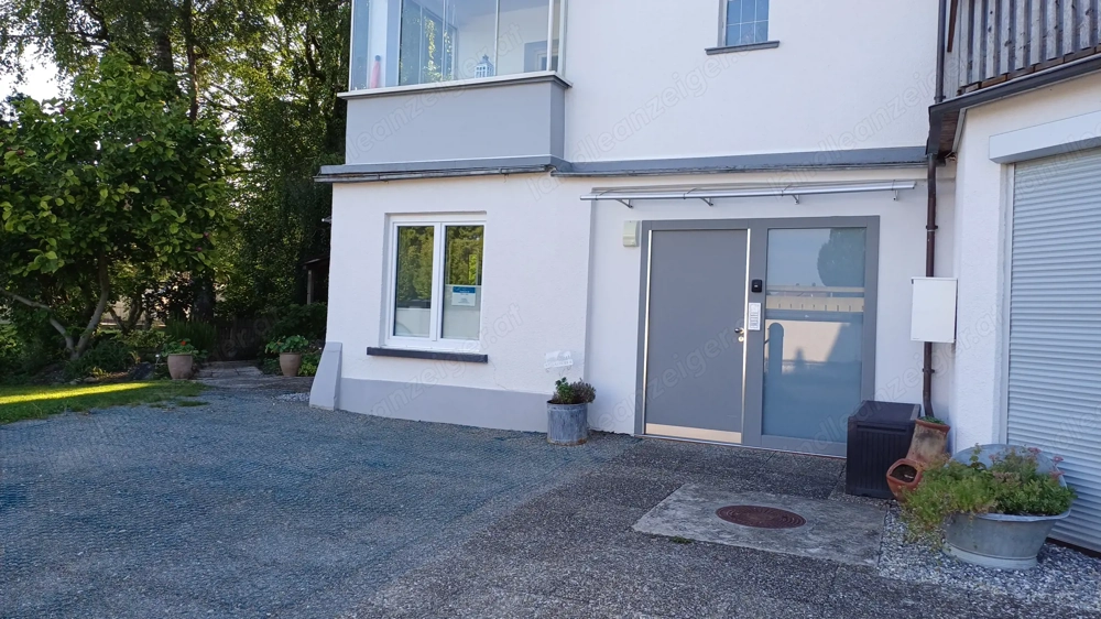 In Fußach, Vorarlberg, steht eine möblierte Einzimmerwohnung zur Verfügung. Als Mietkaution sind 850