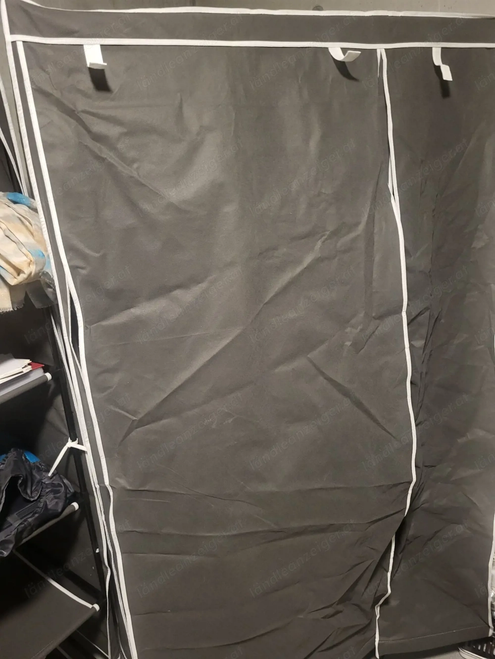 2 Kleiderschränke aus Stoff - ideal für Kellerräume