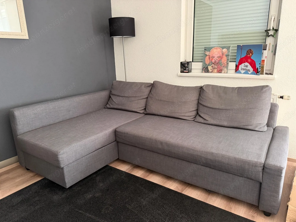 Sofa mit Schlaffunktion und Bettkasten