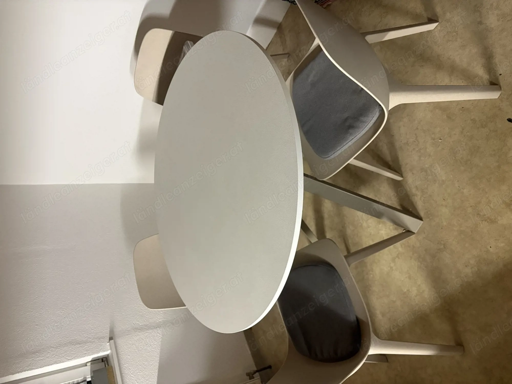  Esstisch + 4 Stühle 