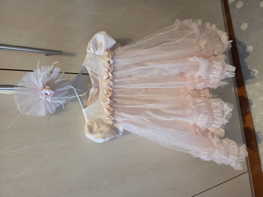 Prinzessinen kleid und schuhe   kleinkind 