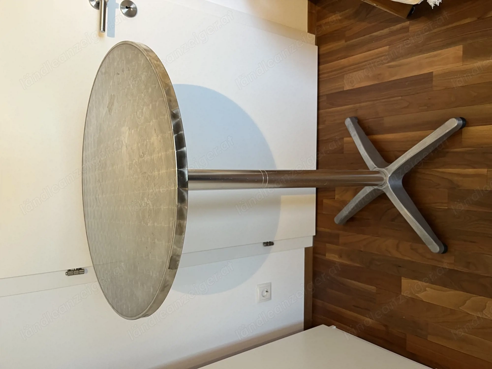 Höhenverstellbarer Stehtisch