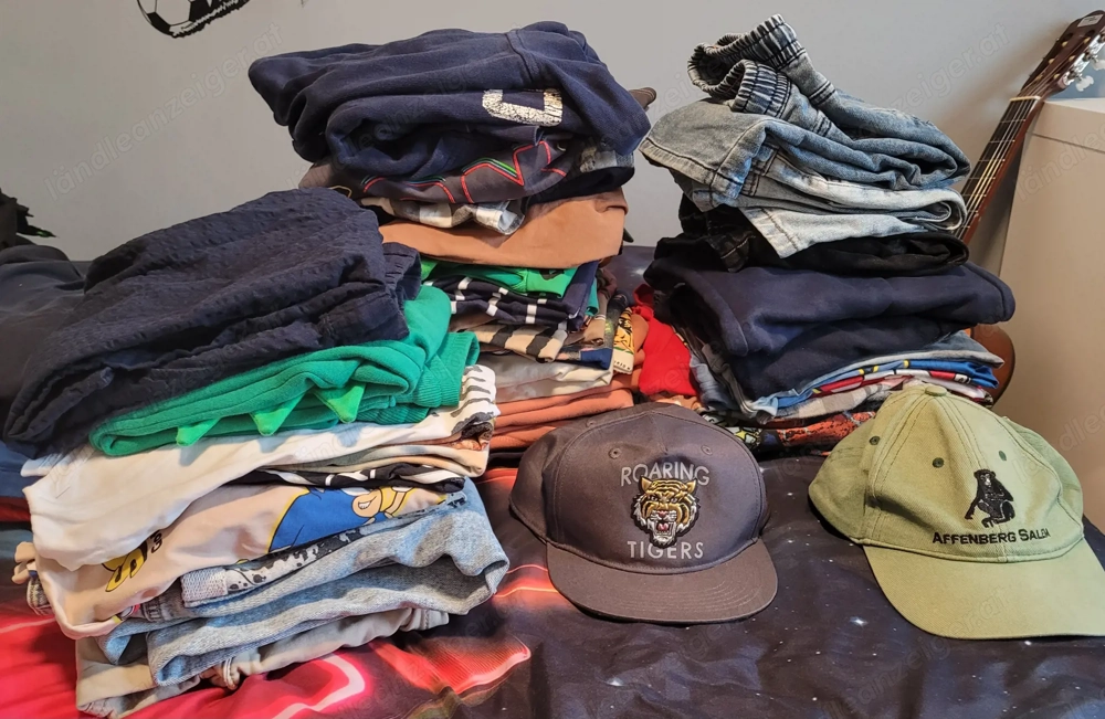 Kleidung für Jungs gr.128-134