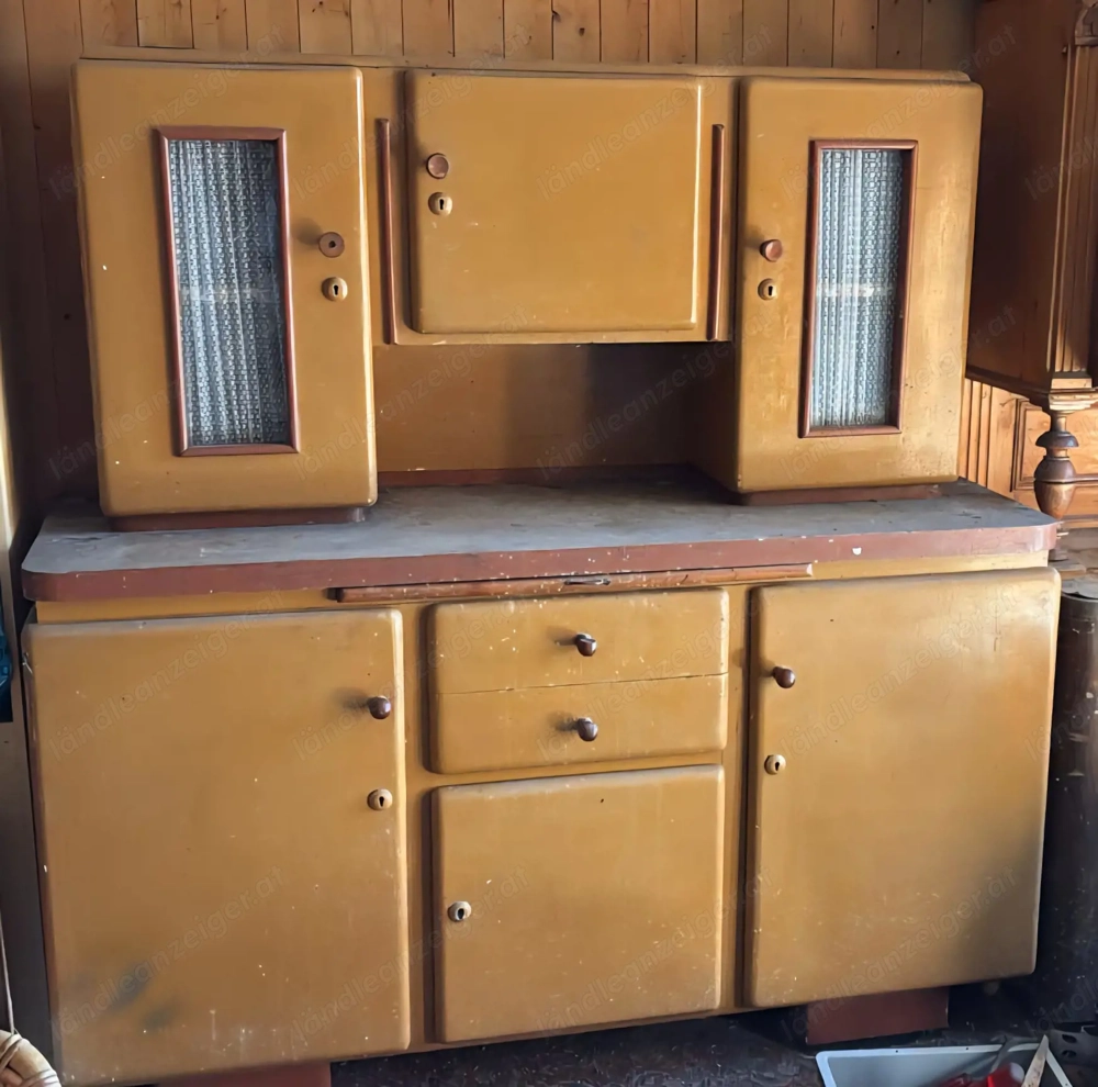 antiker Küchenkasten