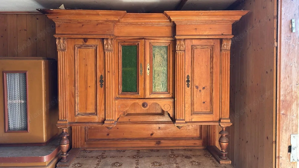 antiker Küchenschrank