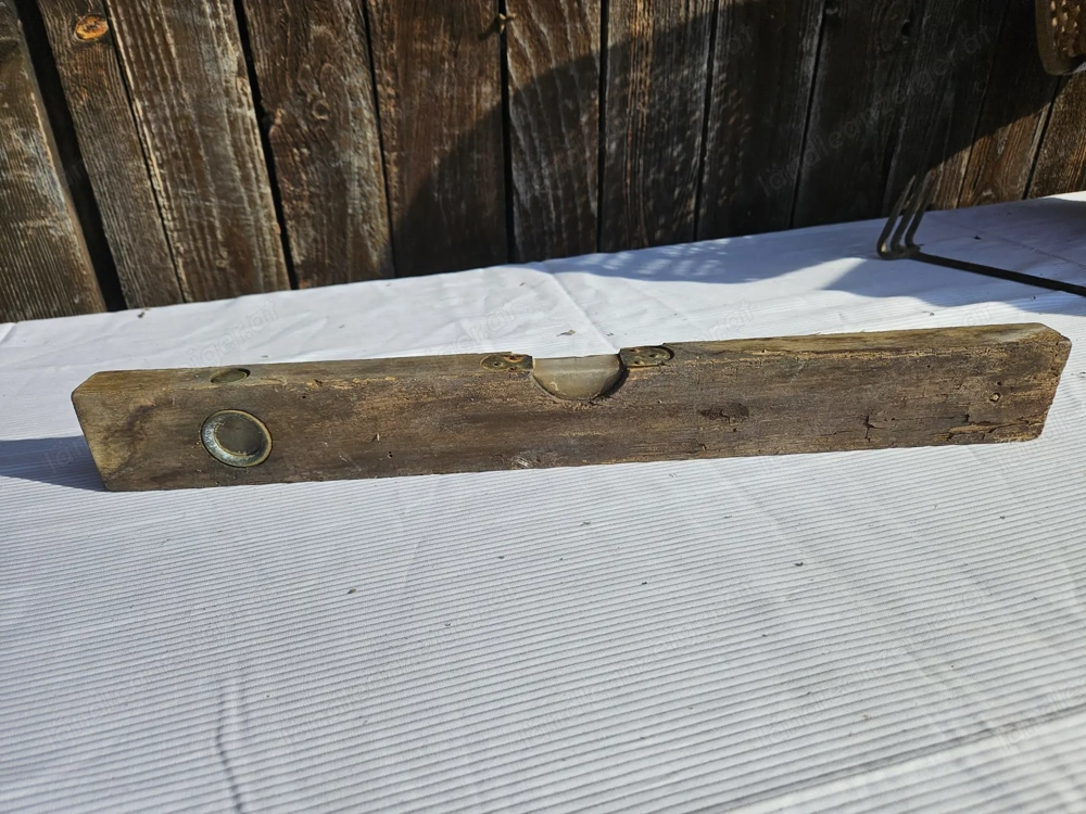 uralte Wasserwaage zu verkaufen