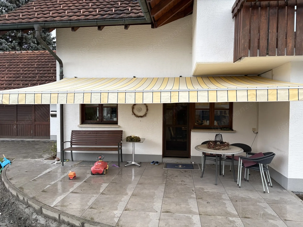 Markise elektrisch angetrieben ca. 5,8 m lang und 2,8 m breit