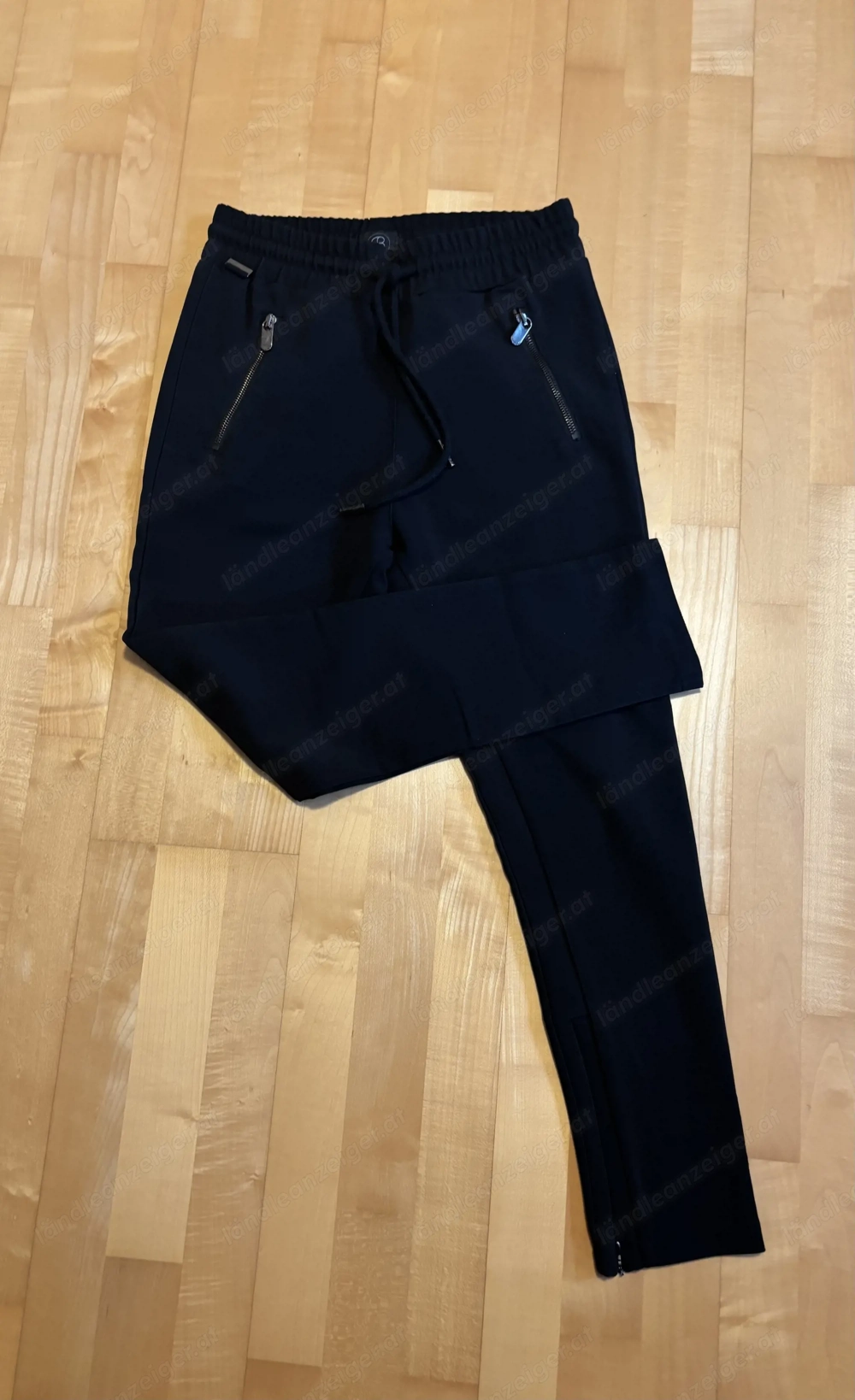 Schwarze Damen Hose von Elias Rumelis