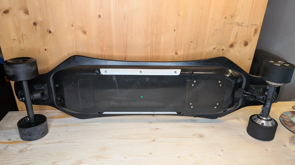 E-Longboard 900 Watt 40 km  h 40KM