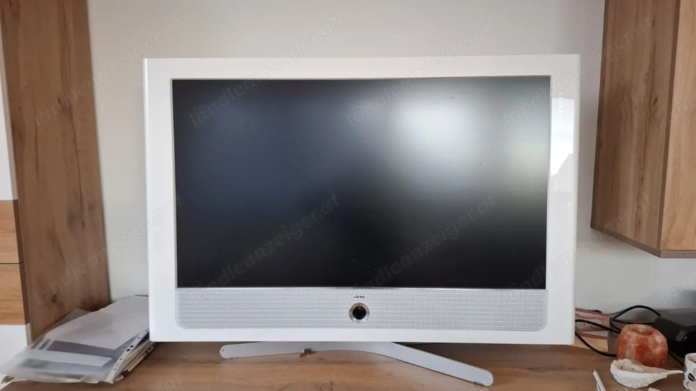 Loewe Fernseher, weiß drehbar, zu verkaufen !!!