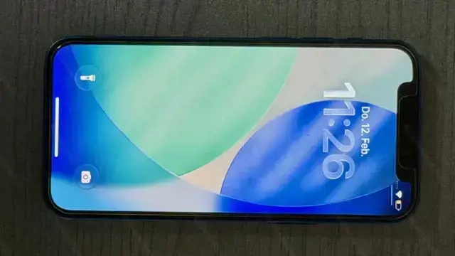 Iphone 12 mini inkl. Quadlock-Befestigung an Rad und Körper