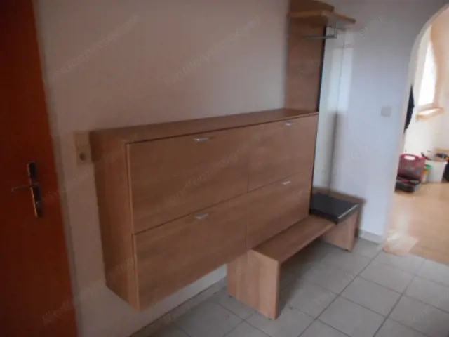 Garderoben Wand zu verschenken
