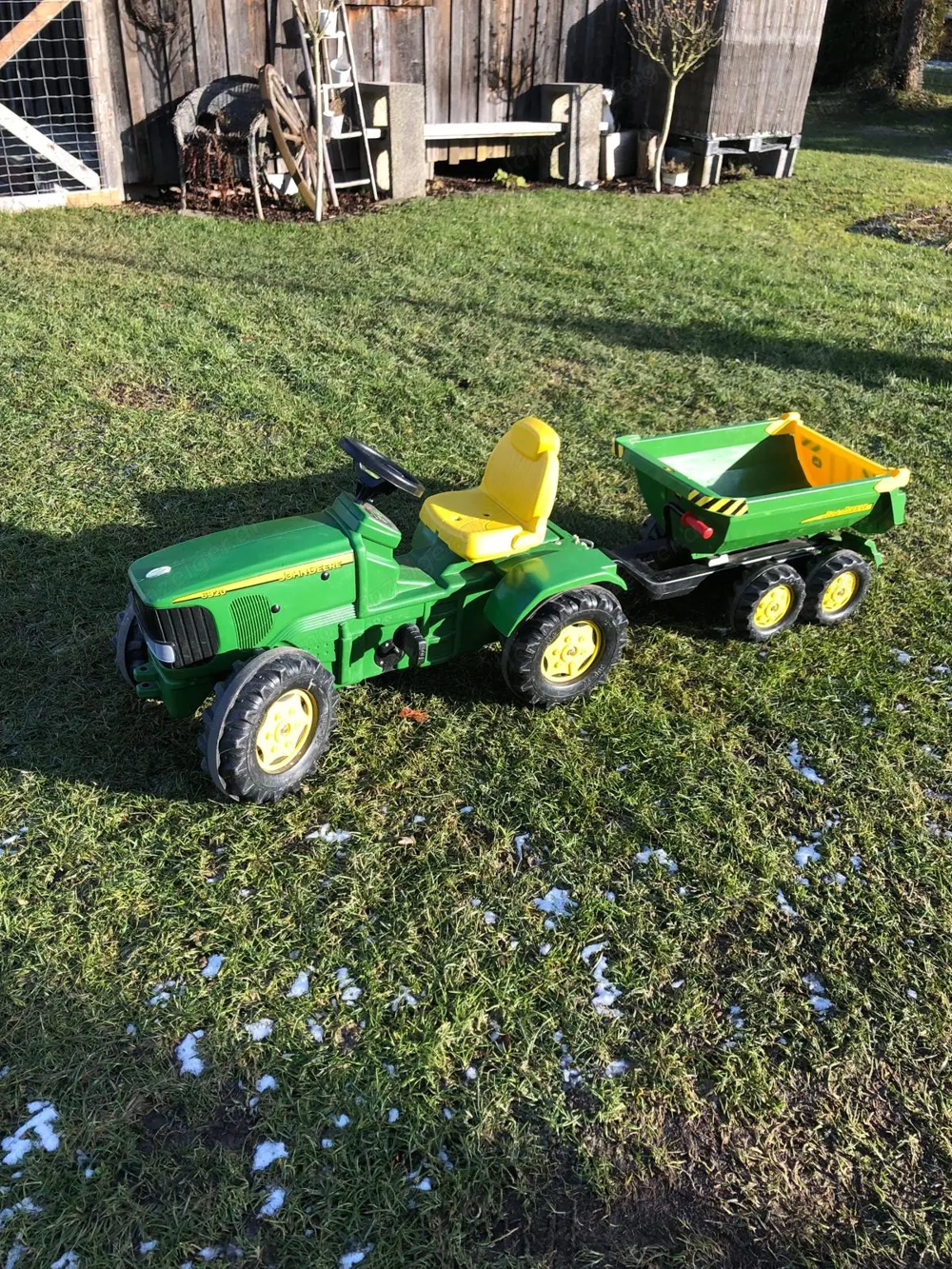 Traktor mit Anhänger 