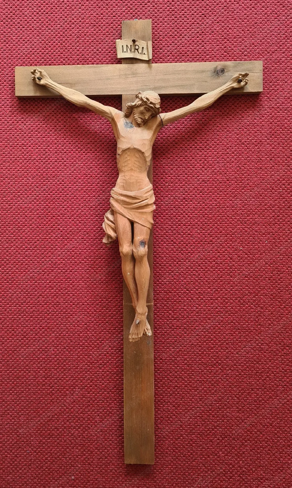 Kruzifix geschnitzt 