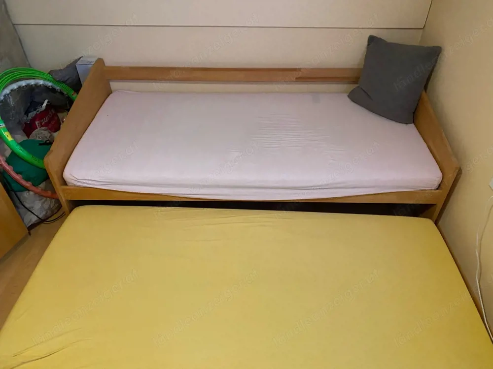 Bett mit ausziehbarem Gästebett