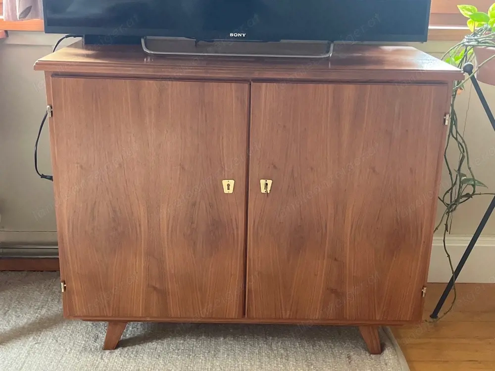 gut erhaltene Kommode