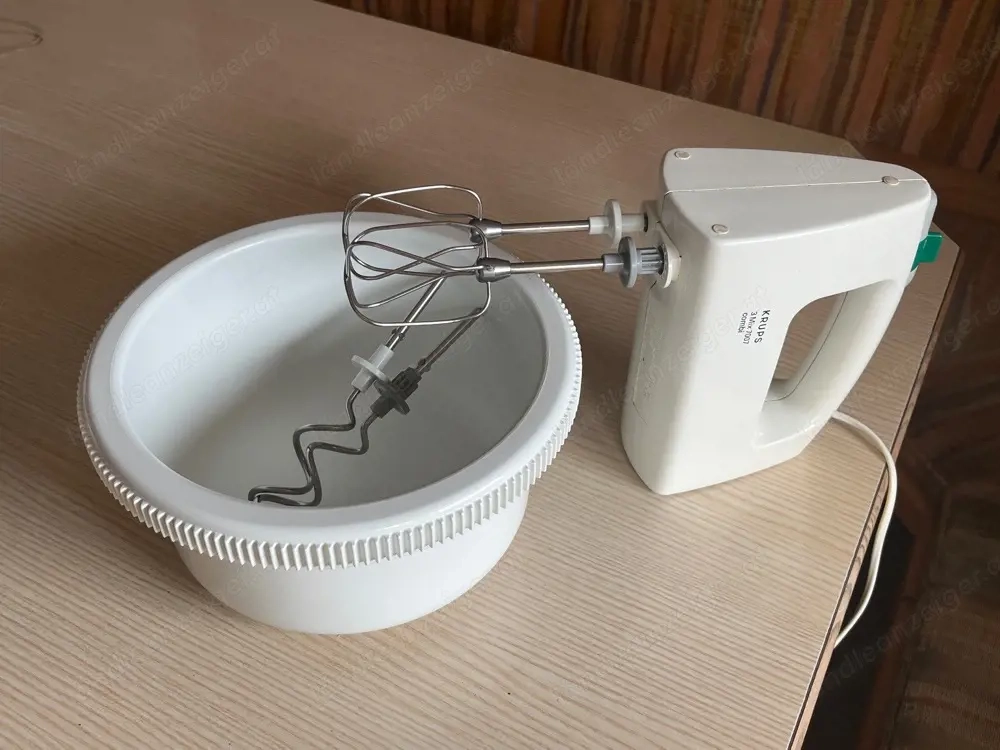 Handmixer mit Knet- und Rührhaken