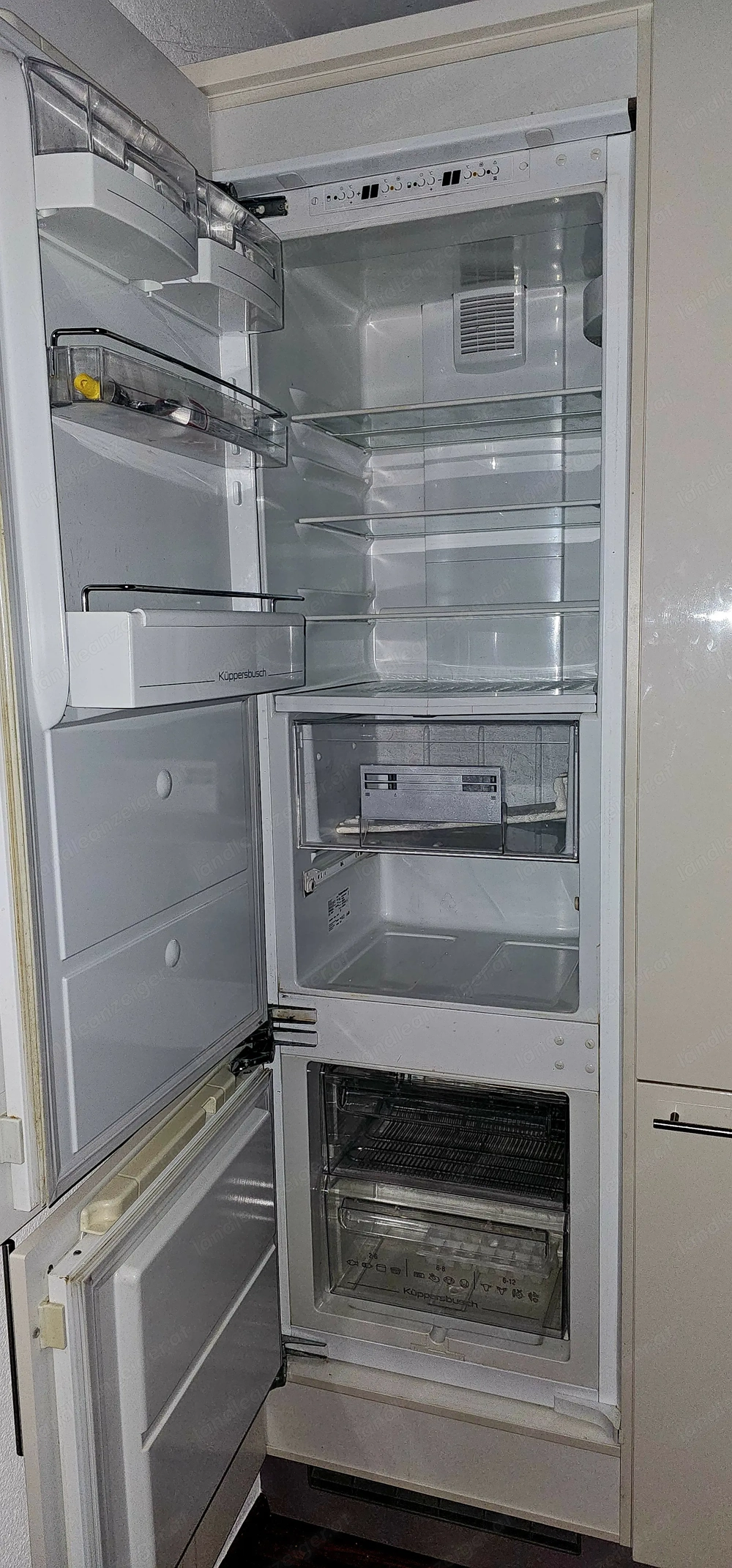 Kühl-Gefrierschrank zu verschenken. defekt