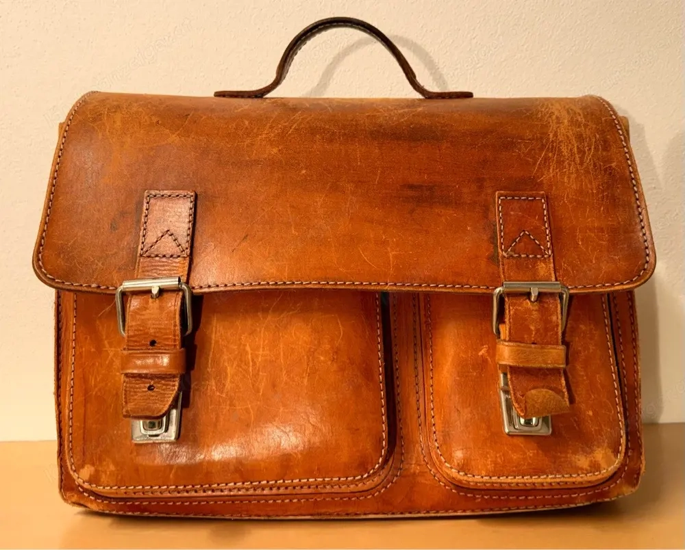 Lederschultasche mit Schultergurt