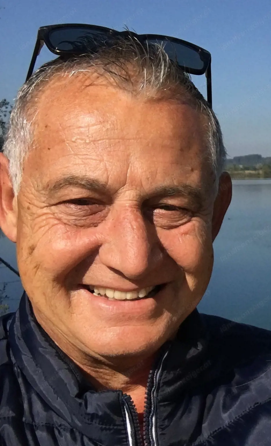 Wunsch nach attraktiver weiblicher Ergaenzung auf Augenhoehe