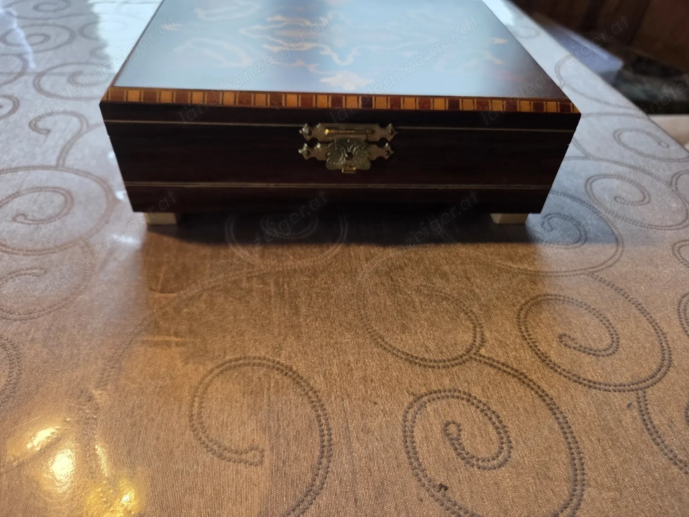 Holz Schatulle mit Musik