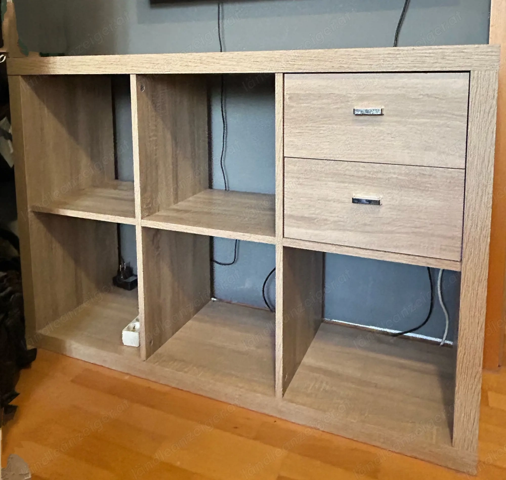 Regal mit Schubladen