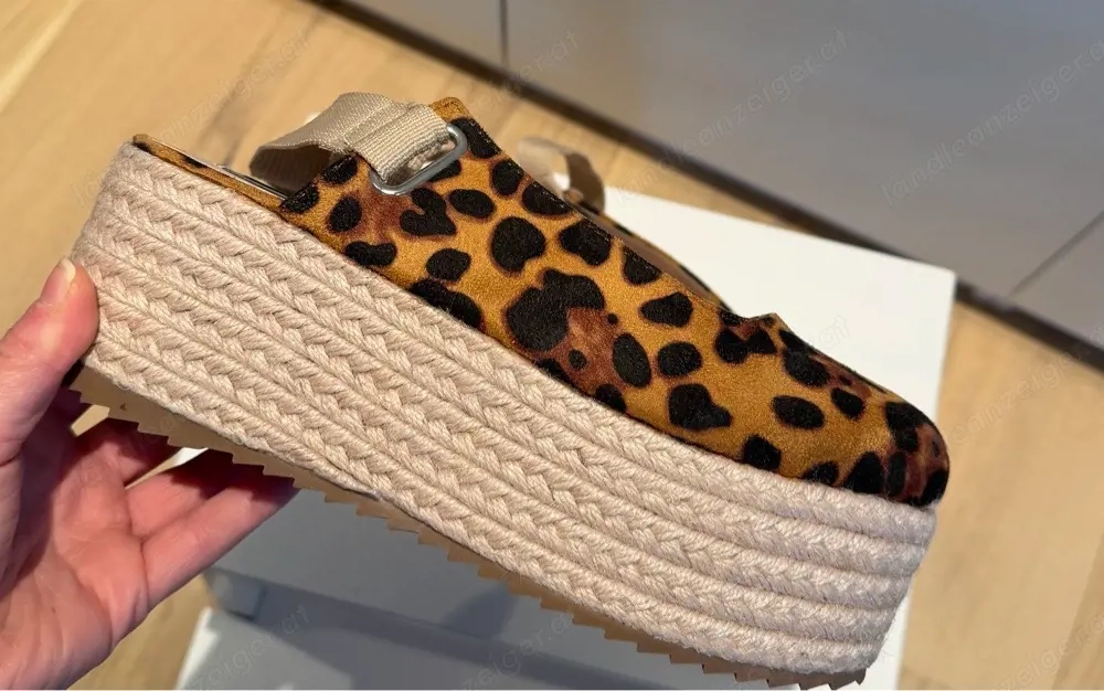 Stylische Plateau-Espadrilles mit Leo-Print (NEU)