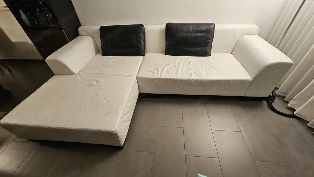 weisse Ledercouch inkl. Rückenpolster