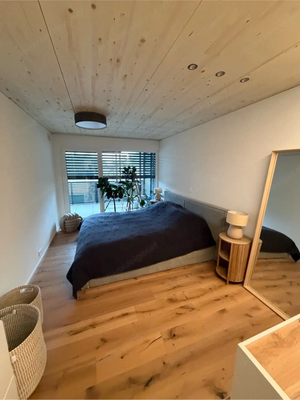 Nachtkästchen NEU Massivholz