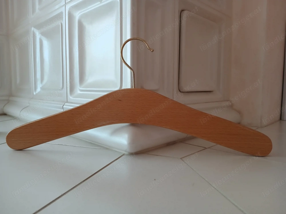 Holz - Kleiderbügel Eiche , 6 Stück  gesamt nur 10 Euro (anstatt Neupreis 71,-)