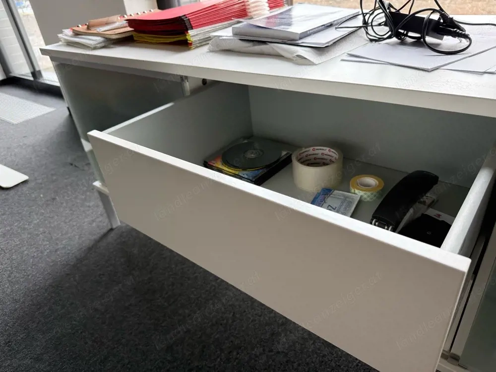 Kästchen mit Glaselementen zu verschenken!