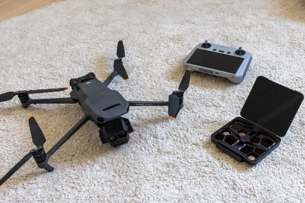 DJI Mavic 3 Pro. Kameradrohne 