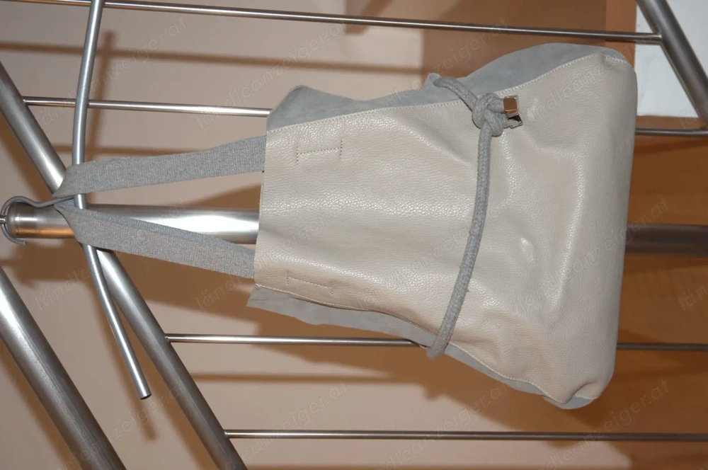 Ledertasche von LARA LAUREN