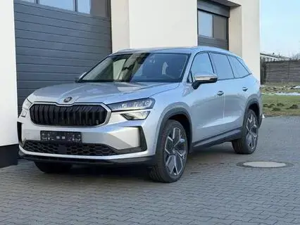 Skoda Kodiaq Selection 1,5 TSI mHEV DSG 110KW Navi Leder 7Si...