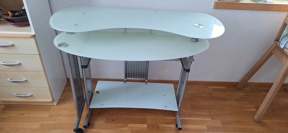Computer Tisch exklusiv aus Glas