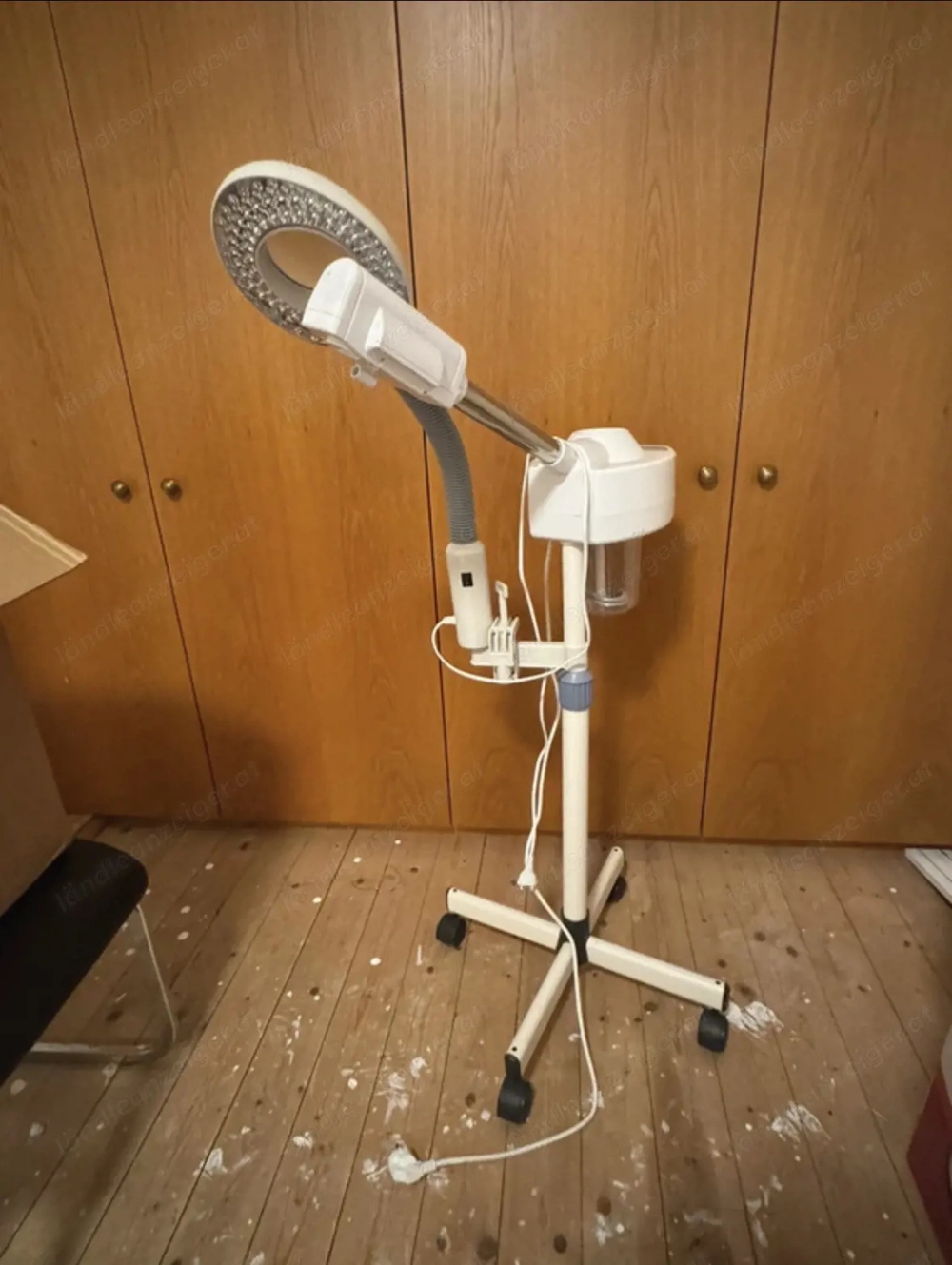 Gesichtdampfmaschiene