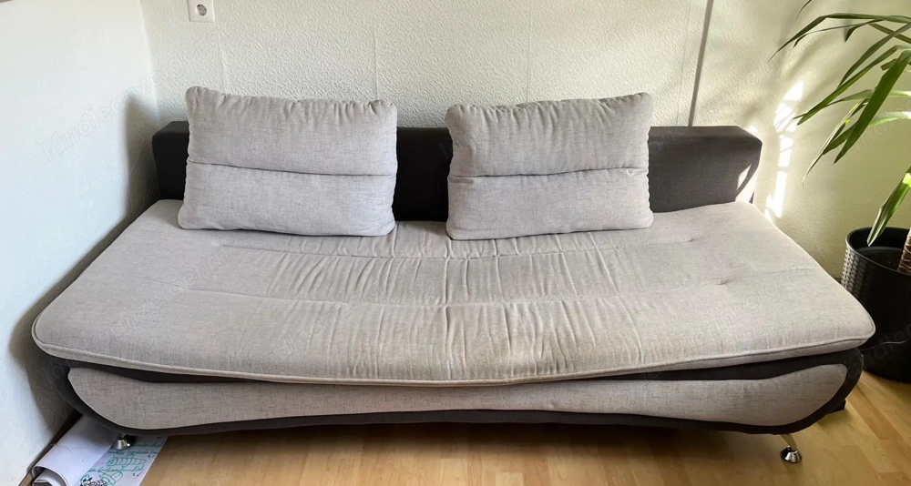 Ausziehbare Schlafcouch zu verschenken!