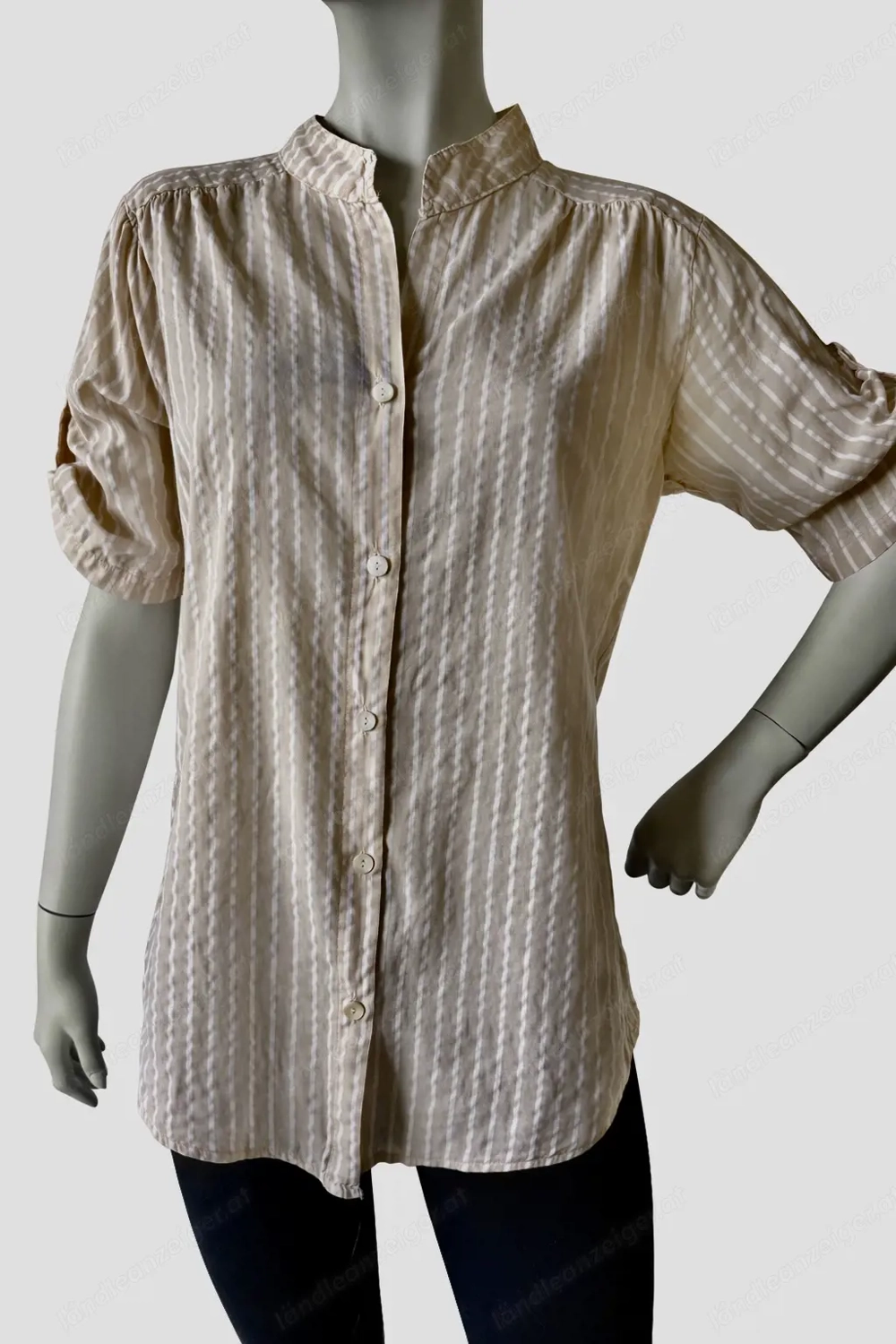 Modische, leichte Bluse in Beige - Gr. 40 - neuwertig